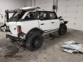 2024 Ford Bronco Wildtrak z VIN 1FMEE2BP9RLA70391, wystawiony jako IAAI lot #41639603 z przebiegiem 11 086 mil mil oraz . Historia ofert i sprzedaży dostępna na DreamBid. Obrazek 4.