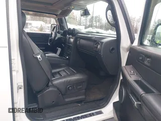 2007 Hummer H2 SUV z VIN 5GRGN23U07H111605, wystawiony jako IAAI lot #41575213 z przebiegiem 179 618 mil mil oraz . Historia ofert i sprzedaży dostępna na DreamBid. Obrazek 5.