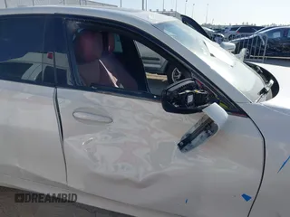 2022 BMW 3 Series 330i z VIN 3MW5R1J01N8C72194, wystawiony jako IAAI lot #41833596 z przebiegiem 24 296 mil mil oraz . Historia ofert i sprzedaży dostępna na DreamBid. Obrazek 6.