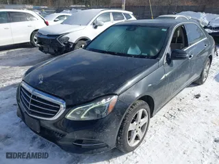 2014 Mercedes-Benz E-Class E 350 Luxury with VIN WDDHF8JB6EA883724, listed as a IAAI auction lot 41490877 with 124,917 mi miles. Bid and sale history available at carsss.com. Image 17.