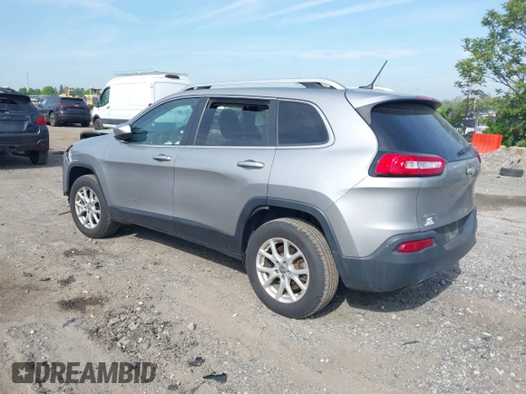 2015 Jeep Cherokee Latitude with VIN 1C4PJMCBXFW639671, listed as a IAAI auction lot 42132976 with 88,931 mi miles. Bid and sale history available at carsss.com. Image 3.