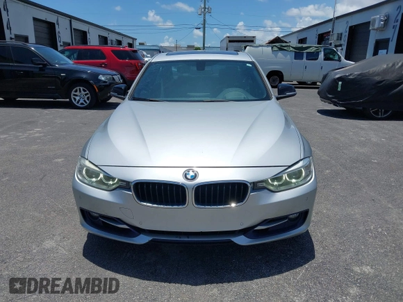2013 BMW 3 Series 335i z VIN WBA3A9C56DF475450, wystawiony jako IAAI lot #42469522 z przebiegiem Nie podano mil oraz . Historia ofert i sprzedaży dostępna na DreamBid. Obrazek 12.