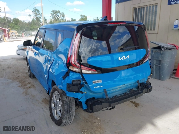2025 Kia Soul LX with VIN KNDJ23AU4S7246240, listed as a IAAI auction lot 41191905 with 3,918 mi miles. Bid and sale history available at carsss.com. Image 3.