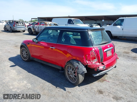 2005 MINI Hardtop with VIN WMWRC334X5TJ65197, listed as a IAAI auction lot 42035614 with 248,872 mi miles and . Bid and sale history available at DreamBid. Image 3.