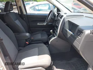2008 Jeep Compass Sport with VIN 1J8FF47W08D749405, listed as a IAAI auction lot 42216678 with 172,185 mi miles and . Bid and sale history available at DreamBid. Image 5.