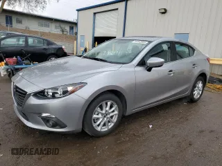 2015 Mazda 3 i Grand Touring z VIN JM1BM1W76F1239689, wystawiony jako Copart lot #55343985 z przebiegiem 14 789 mil mil oraz Szkoda całkowita • Salvage title. Historia ofert i sprzedaży dostępna na DreamBid. Obrazek 1.