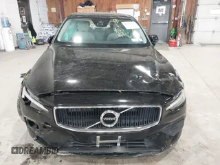 2020 Volvo S60 Momentum z VIN 7JRA22TK2LG037409, wystawiony jako IAAI lot #42201191 z przebiegiem 38 248 mil mil oraz . Historia ofert i sprzedaży dostępna na DreamBid. Obrazek 12.