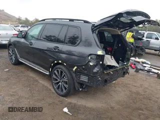 2021 BMW X7 xDrive40i z VIN 5UXCW2C02M9D83199, wystawiony jako IAAI lot #41556053 z przebiegiem 38 926 mil mil oraz . Historia ofert i sprzedaży dostępna na DreamBid. Obrazek 3.
