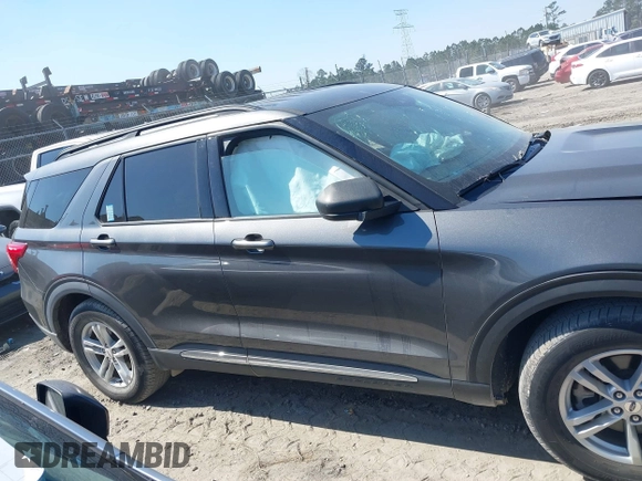 2020 Ford Explorer XLT with VIN 1FMSK7DH0LGB14180, listed as a IAAI auction lot 41671804 with 76,677 mi miles. Bid and sale history available at carsss.com. Image 13.