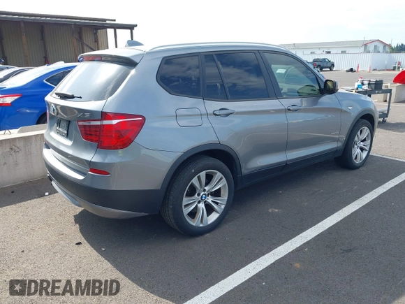 2014 BMW X3 xDrive35i z VIN 5UXWX7C57E0E77619, wystawiony jako IAAI lot #42505109 z przebiegiem 155 472 mil mil oraz . Historia ofert i sprzedaży dostępna na DreamBid. Obrazek 4.