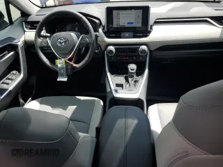 2025 Toyota RAV4 XLE Premium z VIN 2T3A1RFVXSW561913, wystawiony jako Copart lot #64755135 z przebiegiem 216 mil mil oraz Szkoda całkowita • Salvage title. Historia ofert i sprzedaży dostępna na DreamBid. Obrazek 8.