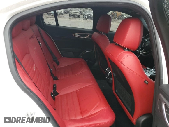 2023 Alfa Romeo Giulia Veloce z VIN ZARFAMBN1P7668887, wystawiony jako Copart lot #74837204 z przebiegiem 15 684 mil mil oraz Szkody całkowita. Historia ofert i sprzedaży dostępna na DreamBid. Obrazek 10.