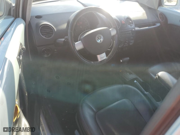 2010 Volkswagen New Beetle Coupe with VIN 3VWRG3AG4AM034180, listed as a Copart auction lot 80042344 with 85,104 mi miles and Salvage Title. Bid and sale history available at carsss.com. Image 8.