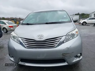 2017 Toyota Sienna XLE Auto Access Seat with VIN 5TDYZ3DCXHS888196, listed as a IAAI auction lot 41730418 with 131,201 mi miles. Bid and sale history available at carsss.com. Image 12.
