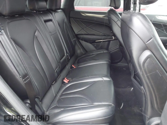 2017 Lincoln MKC Premiere with VIN 5LMCJ1D91HUL33023, listed as a IAAI auction lot 40976537 with 112,695 mi miles. Bid and sale history available at carsss.com. Image 8.