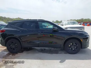 2023 Chevrolet Blazer LT z VIN 3GNKBCR49PS185542, wystawiony jako IAAI lot #41975537 z przebiegiem 24 129 mil mil oraz . Historia ofert i sprzedaży dostępna na DreamBid. Obrazek 13.