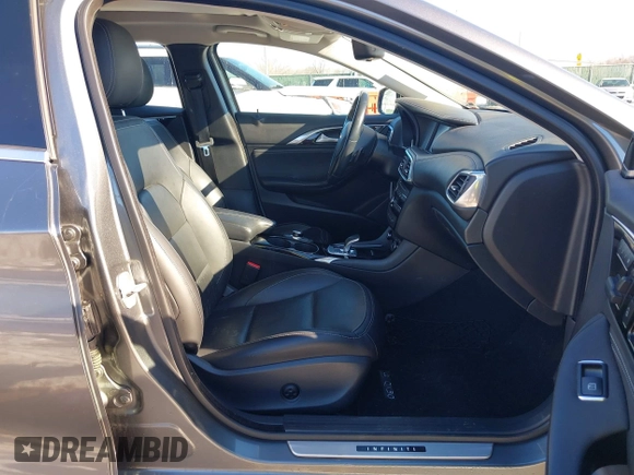 2018 Infiniti QX30 Premium z VIN SJKCH5CR7JA047290, wystawiony jako IAAI lot #41270760 z przebiegiem 72 169 mil mil oraz . Historia ofert i sprzedaży dostępna na DreamBid. Obrazek 5.