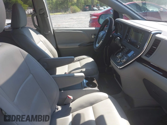 2019 Toyota Sienna XLE Auto Access Seat z VIN 5TDYZ3DC7KS006280, wystawiony jako IAAI lot #41987873 z przebiegiem 105 751 mil mil oraz . Historia ofert i sprzedaży dostępna na DreamBid. Obrazek 5.