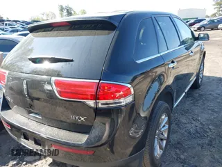 2013 Lincoln MKX with VIN 2LMDJ6JK9DBL47557, listed as a IAAI auction lot 41922605 with 246,964 mi miles. Bid and sale history available at carsss.com. Image 4.