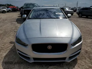 2019 Jaguar XE 25t with VIN SAJAR4FX9KCP48304, listed as a Copart auction lot 72591524 with 79,917 mi miles and Salvage Title. Bid and sale history available at carsss.com. Image 5.