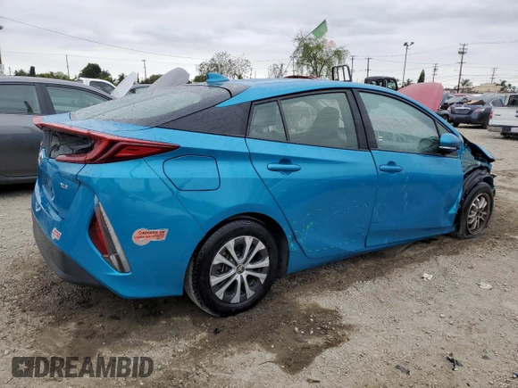 2020 Toyota Prius LE with VIN JTDKARFP3L3137757, listed as a Copart auction lot 55695845 with 189,195 mi miles and Salvage Title. Bid and sale history available at DreamBid. Image 3.