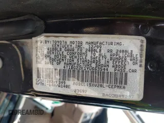 2000 Toyota Camry CE z VIN 4T1BG22K1YU663544, wystawiony jako IAAI lot #42252413 z przebiegiem 338 875 mil mil oraz . Historia ofert i sprzedaży dostępna na DreamBid. Obrazek 9.