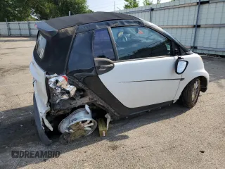 2009 Smart fortwo Passion with VIN WMEEK31XX9K279585, listed as a Copart auction lot 64770805 with Not provided miles and Salvage title. Bid and sale history available at DreamBid. Image 3.
