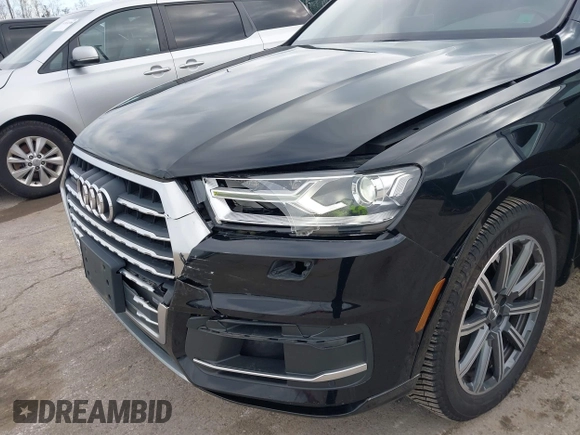 2017 Audi Q7 Premium Plus with VIN WA1LAAF7XHD008027, listed as a IAAI auction lot 41930270 with 128,713 mi miles. Bid and sale history available at carsss.com. Image 6.