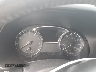 2019 Nissan Pathfinder SL z VIN 5N1DR2MM7KC629820, wystawiony jako Copart lot #69378794 z przebiegiem Nie podano mil oraz Szkoda całkowita • Salvage title. Historia ofert i sprzedaży dostępna na DreamBid. Obrazek 9.