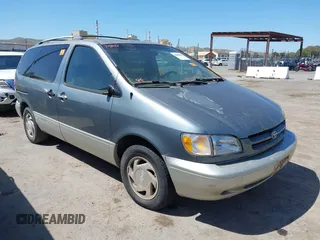 2000 Toyota Sienna LE with VIN 4T3ZF13C3YU248333, listed as a IAAI auction lot 42149735 with 1 mi miles. Bid and sale history available at carsss.com. Image 1.