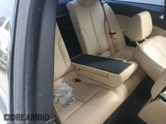 2020 BMW 4 Series 430i z VIN WBA4W3C01LAG91728, wystawiony jako Copart lot #74808534 z przebiegiem Nie podano mil oraz Nie do naprawy • Non repairable. Historia ofert i sprzedaży dostępna na DreamBid. Obrazek 10.