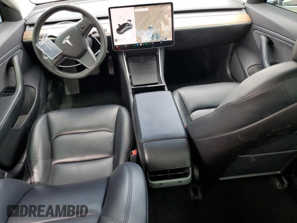 2019 Tesla Model 3 Mid Range z VIN 5YJ3E1EA2KF417212, wystawiony jako Copart lot #50968615 z przebiegiem 104 807 mil mil oraz Szkody całkowita. Historia ofert i sprzedaży dostępna na DreamBid. Obrazek 8.