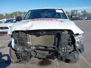 2023 Ram 1500 Tradesman z VIN 1C6RR6FG0PS522900, wystawiony jako IAAI lot #41573571 z przebiegiem 45 128 mil mil oraz . Historia ofert i sprzedaży dostępna na DreamBid. Obrazek 6.