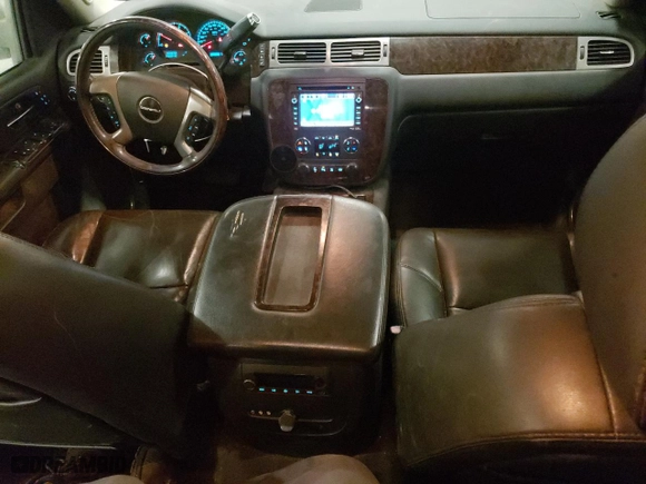 2011 GMC Sierra 2500HD Denali with VIN 1GT125C89BF201957, listed as a Copart auction lot 44702485 with 198,559 mi miles and Salvage Title. Bid and sale history available at carsss.com. Image 8.