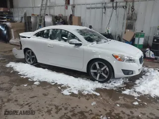 2011 Volvo C70 with VIN YV1672MC3BJ116273, listed as a IAAI auction lot 41581238 with 128,035 mi miles. Bid and sale history available at carsss.com. Image 1.