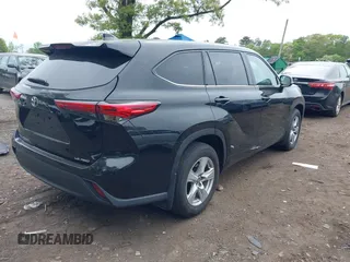 2022 Toyota Highlander LE with VIN 5TDBZRBH6NS194608, listed as a IAAI auction lot 42258410 with 92,047 mi miles and . Bid and sale history available at DreamBid. Image 4.