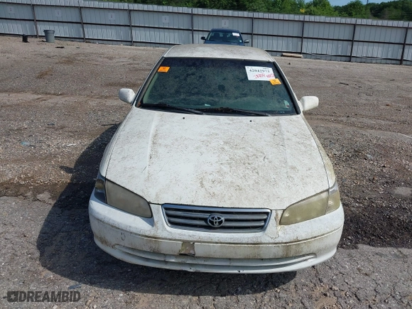2000 Toyota Camry CE with VIN JT2BG22K3Y0471420, listed as a IAAI auction lot 42042973 with 1 mi miles. Bid and sale history available at carsss.com. Image 10.