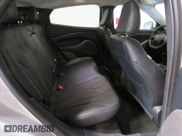 2022 Ford Mustang Mach-E Select с VIN 3FMTK1SS2NMA18639, выставлен на аукционе Copart как лот 46699415 с пробегом 8 454 миль миль и Списание • Salvage title. История ставок и продаж доступна на DreamBid. Изображение 6.