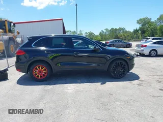 2012 Porsche Cayenne z VIN WP1AA2A21CLA02418, wystawiony jako IAAI lot #42266318 z przebiegiem 85 345 mil mil oraz . Historia ofert i sprzedaży dostępna na DreamBid. Obrazek 14.