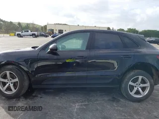 2018 Porsche Macan with VIN WP1AA2A51JLB06768, listed as a IAAI auction lot 41094542 with 55,045 mi miles and . Bid and sale history available at carsss.com. Image 15.