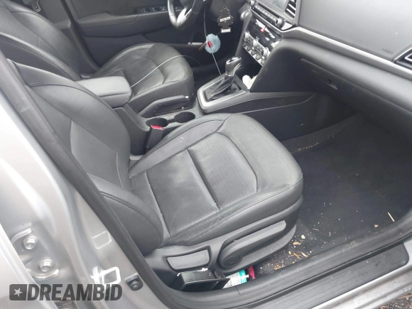 2020 Hyundai Elantra Value Edition z VIN 5NPD84LF7LH565158, wystawiony jako IAAI lot #41059906 z przebiegiem 116 267 mil mil oraz . Historia ofert i sprzedaży dostępna na DreamBid. Obrazek 5.