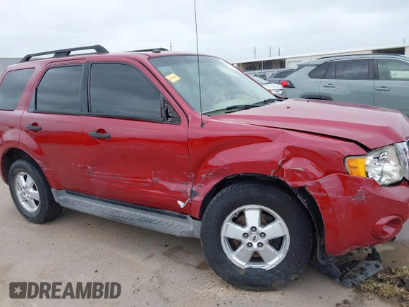 2010 Ford Escape XLT z VIN 1FMCU9DG1AKC21640, wystawiony jako IAAI lot #41962042 z przebiegiem 238 283 mil mil oraz . Historia ofert i sprzedaży dostępna na DreamBid. Obrazek 6.