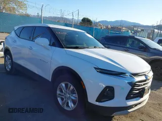 2020 Chevrolet Blazer LT z VIN 3GNKBBRAXLS582073, wystawiony jako IAAI lot #41734347 z przebiegiem 42 690 mil mil oraz . Historia ofert i sprzedaży dostępna na DreamBid. Obrazek 1.