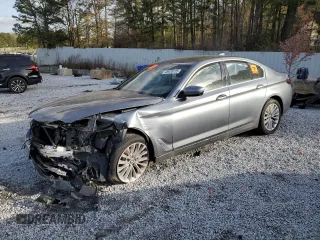 2021 BMW 5 Series 530i z VIN WBA53BH08MCF44747, wystawiony jako Copart lot #49928735 z przebiegiem Nie podano mil oraz Czysty tytuł • Clean title. Historia ofert i sprzedaży dostępna na DreamBid. Obrazek 1.