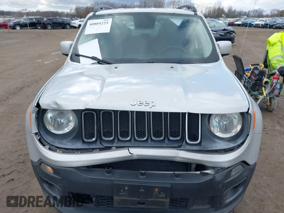 2015 Jeep Renegade Latitude with VIN ZACCJABT9FPB46231, listed as a IAAI auction lot 40805225 with 158,509 mi miles. Bid and sale history available at carsss.com. Image 6.