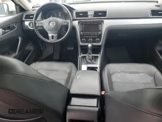 2012 Volkswagen Passat SE с VIN 1VWBP7A39CC096748, выставлен на аукционе Copart как лот 58834415 с пробегом 189 119 миль миль и На запчасти • Non repairable. История ставок и продаж доступна на DreamBid. Изображение 8.