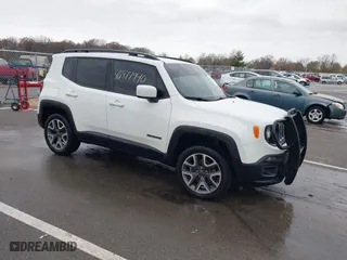 2017 Jeep Renegade Altitude with VIN ZACCJBBB4HPG10882, listed as a IAAI auction lot 40877940 with 61,963 mi miles. Bid and sale history available at carsss.com. Image 1.