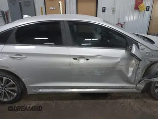 2015 Hyundai Sonata Limited with VIN 5NPE34AF4FH165214, listed as a IAAI auction lot 41738497 with 127,132 mi miles and . Bid and sale history available at carsss.com. Image 13.