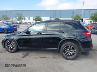 2019 Mercedes-Benz GLC 300 с VIN WDC0G4KB8KV193158, выставлен на аукционе IAAI как лот 42467565 с пробегом 45 798 миль миль и . История ставок и продаж доступна на DreamBid. Изображение 14.