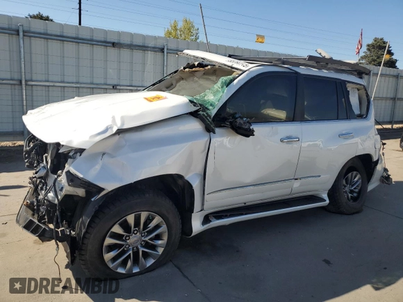2014 Lexus GX 460 Luxury z VIN JTJJM7FX2E5086540, wystawiony jako Copart lot #55764415 z przebiegiem Nie podano mil oraz Nie do naprawy. Historia ofert i sprzedaży dostępna na DreamBid. Obrazek 1.